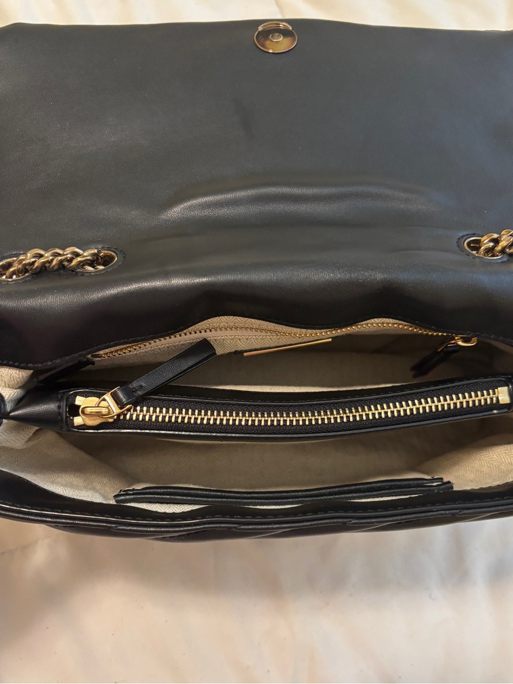 Tory Burch Black Kira Quilted Leather Shoulder Bag with Gold Chain Detail - Picture 4 of 8
